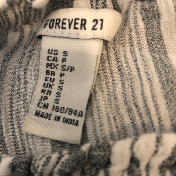 Off the shoulders Forever 21 top ! - Picture 4 of 4